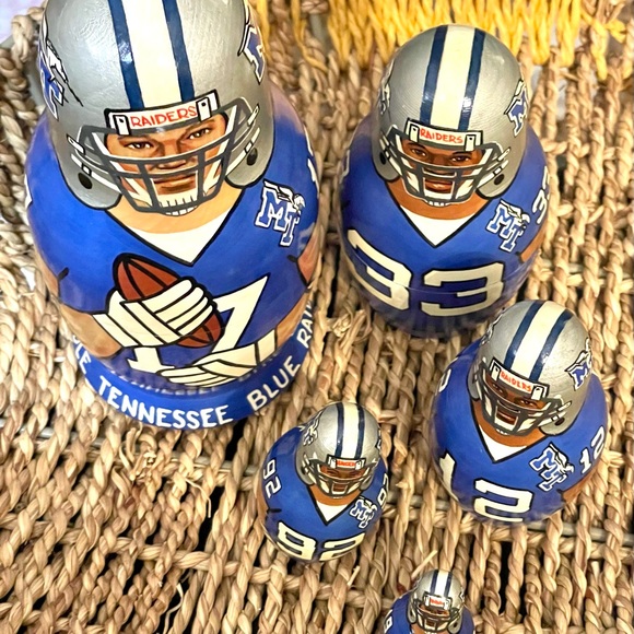 Middle TN State nesting Football players! - Picture 3 of 4